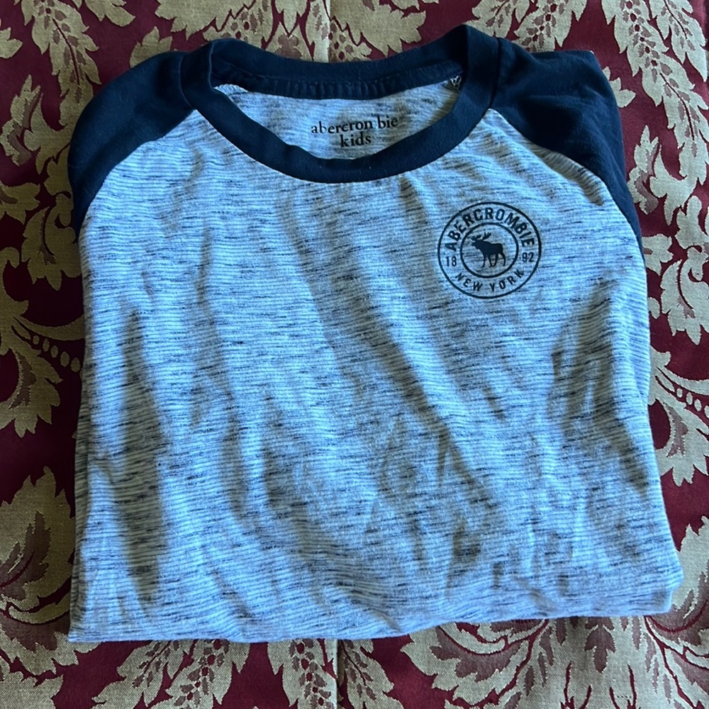 Abercrombie kids long sleeve graphic tee rare and in perfect condition, vintage